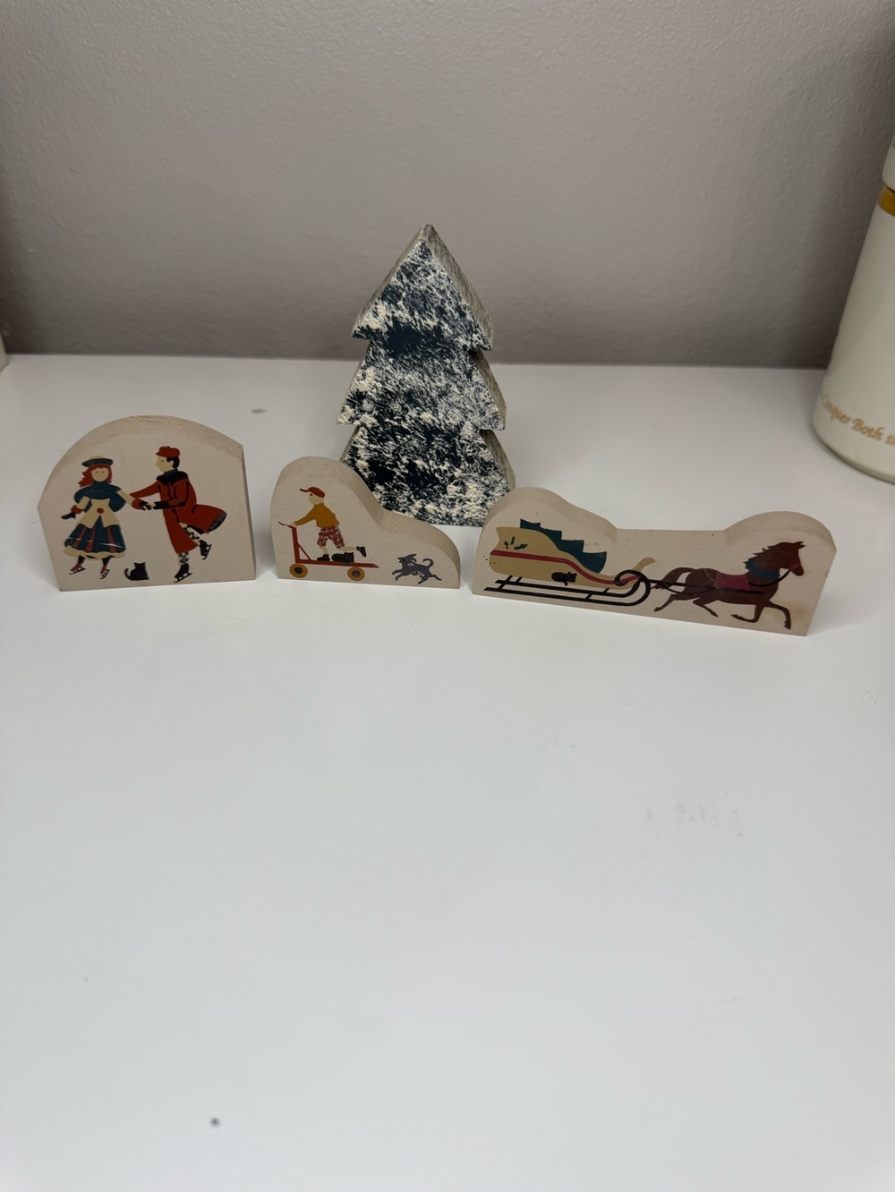 Vintage Cats Meow Shelf Sitters Christmas Winter Wood Figurines Set of 3 + Tree